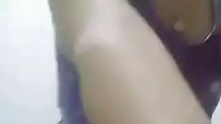 مشاركة رفيقة السكن: جنس فموي سحاقي بين نحيفتين في مشهد صريح