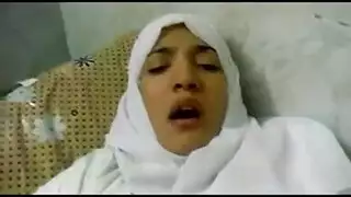 إغواء عذراء عربية مشهد جنس عنيف لأول مرة