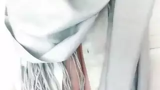 بنت محجبة ساخنة تصور فيديو جنسي صريح لعشيقها