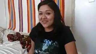 فتاة محجبة ناughty تأخذ عدة زب