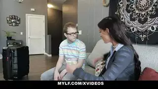 شقة في نعش طالب علم طوق