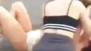 قضيب أزرق كبير يدخل بعمق بداخلها