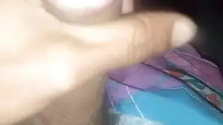 ماندى المشاكسة تحصل على دش بول كامل على وجهها وهي ترتدي نظارات جنسية