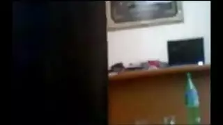 شرموطة مصرية ساخنة تتناك في مكتب محامي مشهور شرمطة آهات ساخنة بوس و أحضان