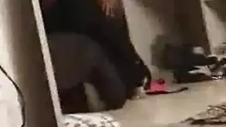 شقراء تُدمر بواسطة قضيب أسود ضخم في مشهد إباحي مكثف
