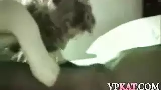 قضيبان يضربان ميلف مجعدة مبتلة في جنس جماعي