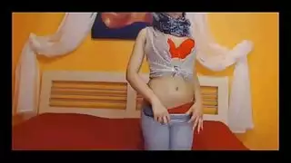 عاهرة محجبة مثيرة تخلع ملابسها على الكاميرا الحية بورن محجبات صارخ