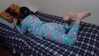 نتمتع بفرج جارتنا الضيق قبل أن يكتشفنا أحد