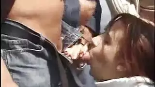 عاهرة تتعرض لعملية جماعية جنسية عنيفة في حديقة عامة