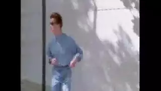 خيال ساشا الفاحش في عبادة الفم يتحول إلى إباحية حقيقية