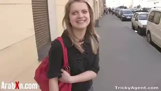 مراهقة روسية تُدفع لها مقابل مشهد إكس إكس إكس عنيف