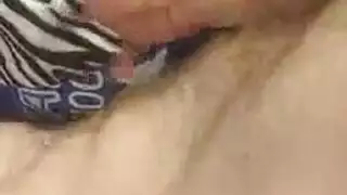 الزوج يجهز لجلسة جنس مباشر فوضوية