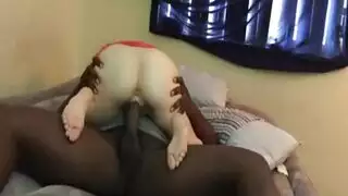 زوجة حارة تتوسل للمزيد من القضيب في جماع مكثف ثان