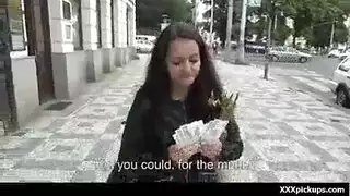 مراهقه تطلب اخها وتحرش بس