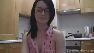 جنس جماعي عام مع سيدة ناضجة مستعدة