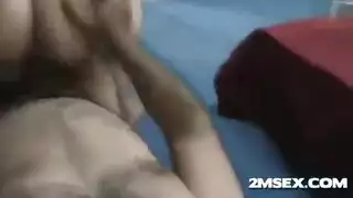 ضربة المقعد الخلفي: شرموطة مصرية تأخذ الزب في كل حفرة