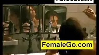 التمهيد في نادي النخبة: جنس جماعي عنيف مع طاقم حفلة نسواني