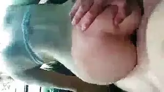 جوني يمارس الجنس مع مايا خليفة في مشهد إباحي صريح