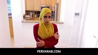 جسم المراهقة العربية المثير يحصل على جماع إباحي جامح