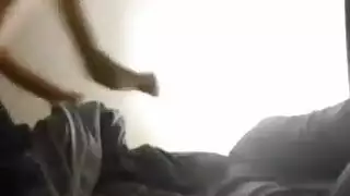 نيج داخل الغرفة