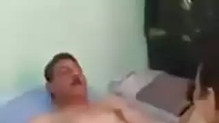 الشاب الفحل ينيك زوجة اخو مصريات السمراء الإباحية