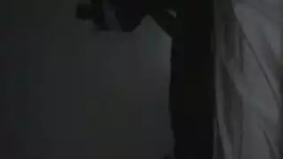 اتصال جنسي يتحول إلى فعل سكس خشن مع فتاة سمراء