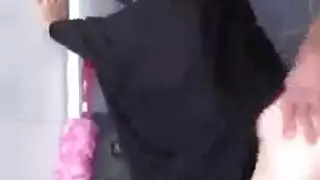 طالبه مصريه تتنك من زميلها