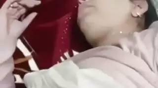 تحلب بزازها الملب