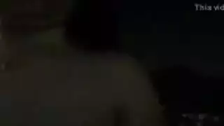 خضوع عاري: أصابع النجوم تتفقد فتحات مبللة في مشهد إكس إكس إكس