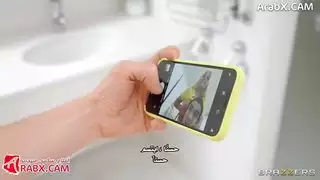 جوردي يمارس الجنس مع والدة صديقه المثيرة في فيلم إباحي عربي صريح