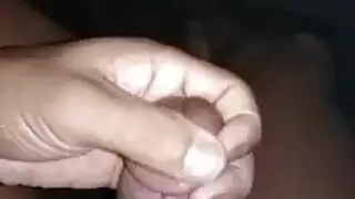 غاء الرجل الأسود قرنية إغراء أكبر التايلاندية وأكبر أدمغة لها بينما على الطاولة