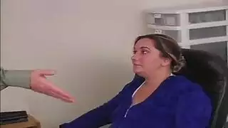 زوج ديوث يصور زوجته في جنس جماعي