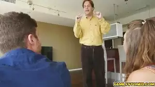 ممتلئة الجسم بالحجاب مستعدة للجماع الفموي الإباحي