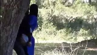 استأجرت مدلكة وانتهى بي الأمر بمضاجعتها بدون واقي