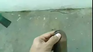 استمناء علني في الشارع وعرض قذف للسائل المنوي أمام فتاة تشاهد