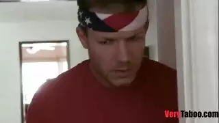 تبادل الشقيقات في جنس جماعي فيلم عائلي إباحي صارخ
