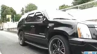 ممرضة يابانية ضخمة الصدر تُمارس الجنس بعنف