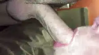 زب صغير، رعشة كبيرة: مصة في الفندق تتحول إلى جنس بورنو قاسي