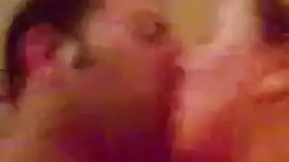 مخادعة مصرية كبيرة الصدر تتعرض للجماع العنيف والعض على صدرها