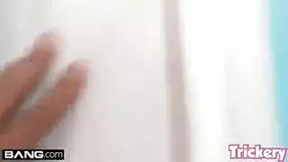 لاخت الممحونه ينتهي بها الحل مع لبن اخوها في كسها بعد ما تخدعه لاباتخدعه البل