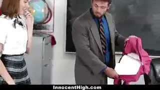 قضيب أسود كبير يضرب بخشونة وعمق