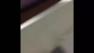 تدليك يدوي زيتي أثناء بلع قضيب أسود ضخم