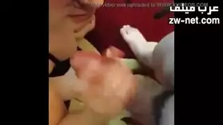 نيك عربي خلفي | موزة جميلة طيزها بيضاء تمص ويتفشخ كسها