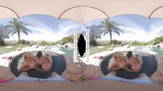 بورن غامر: اختراق مهبلي ثلاثي في الواقع الافتراضي