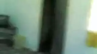إباحي مكثف: رجل عربي يسيطر على الخادمة في غرفة النوم
