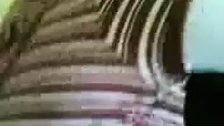 فتاة محجبة تستمني حتى النشوة ثم تمارس الجنس مع رجال متعددين