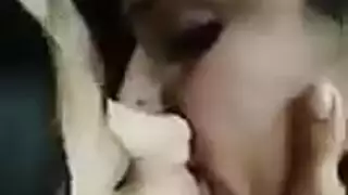 بنات الشرق الأوسط: سحاق مشتعل بالشهوة