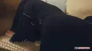 الأمير يضرب مهبل نادية علي الضيق في مشهد بورن محجبات