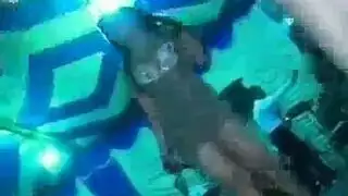 فتاة مثيرة تتعرى وتتلفظ بأقوال جنسية فاحشة