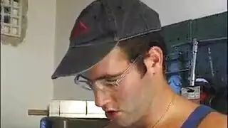 زوج يخون مع فتاة شقراء مثيرة جامحة في السرير